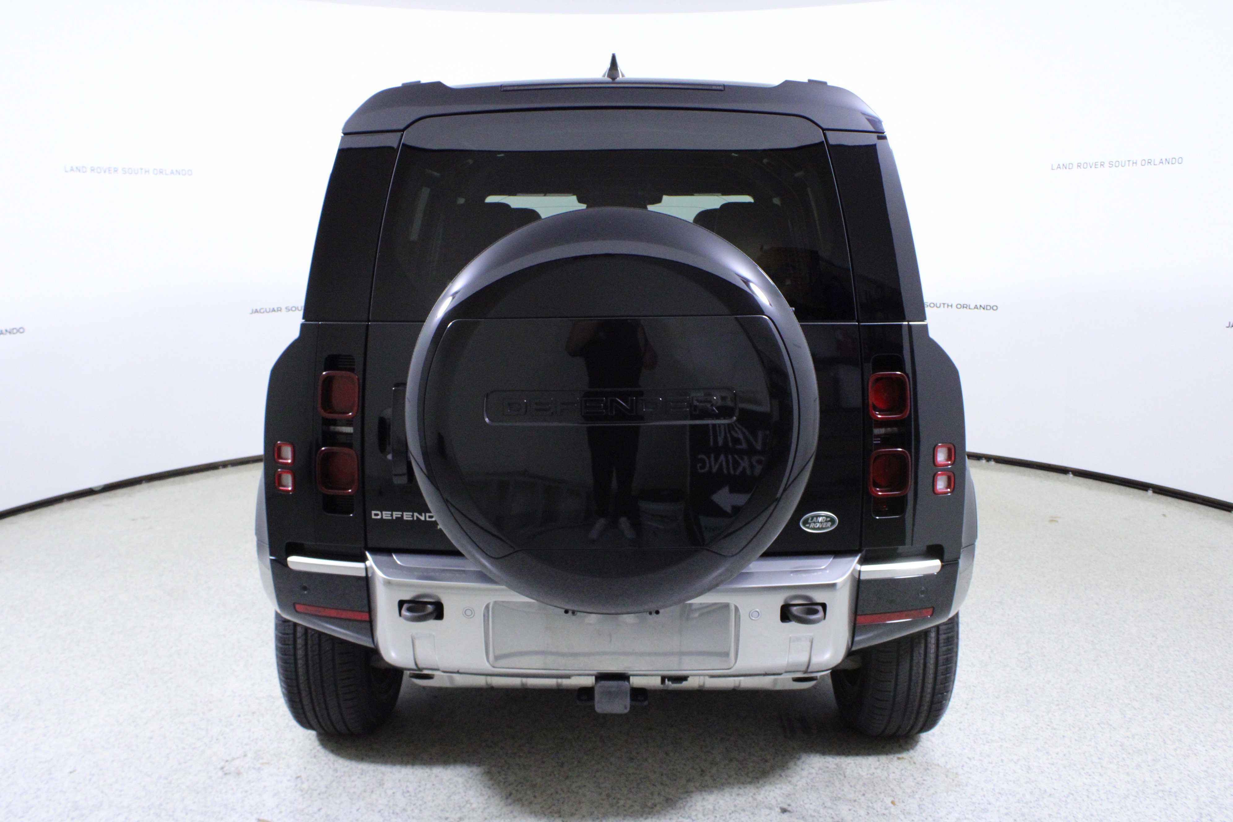 Used 2023 Land Rover Defender 110 SE AWD/4WD image 6