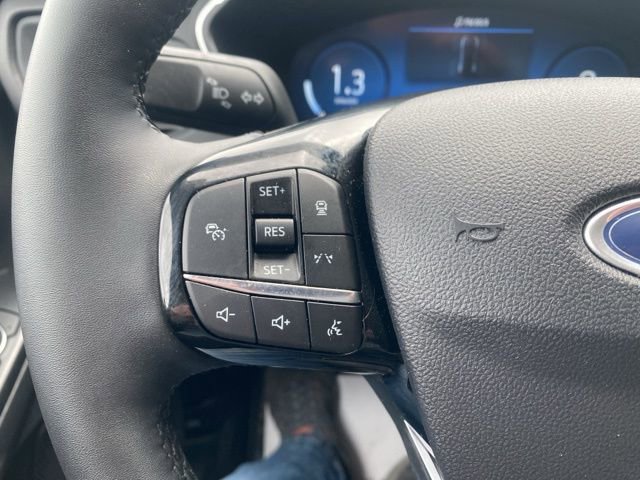 Used 2025 Ford Escape Platinum image 9