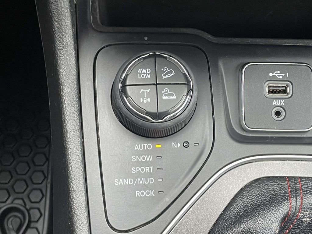 Certified 2021 Jeep Cherokee Trailhawk w/ Comfort/Convenience Group image 38