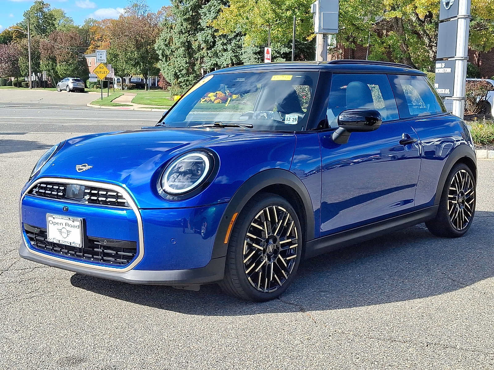 Used 2025 MINI Cooper 2-Door Hardtop FWD image 3