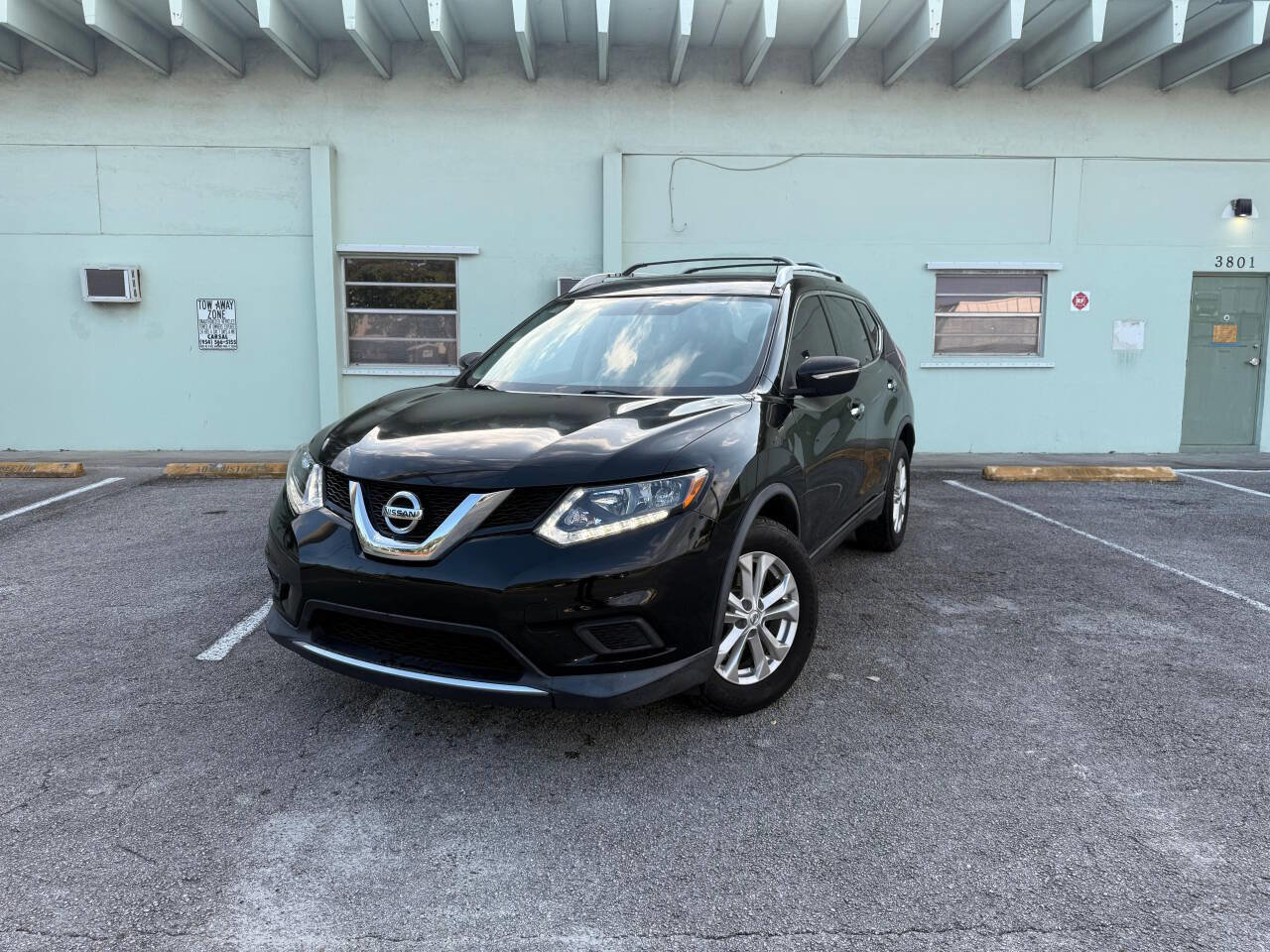 Used 2015 Nissan Rogue SV FWD image 4