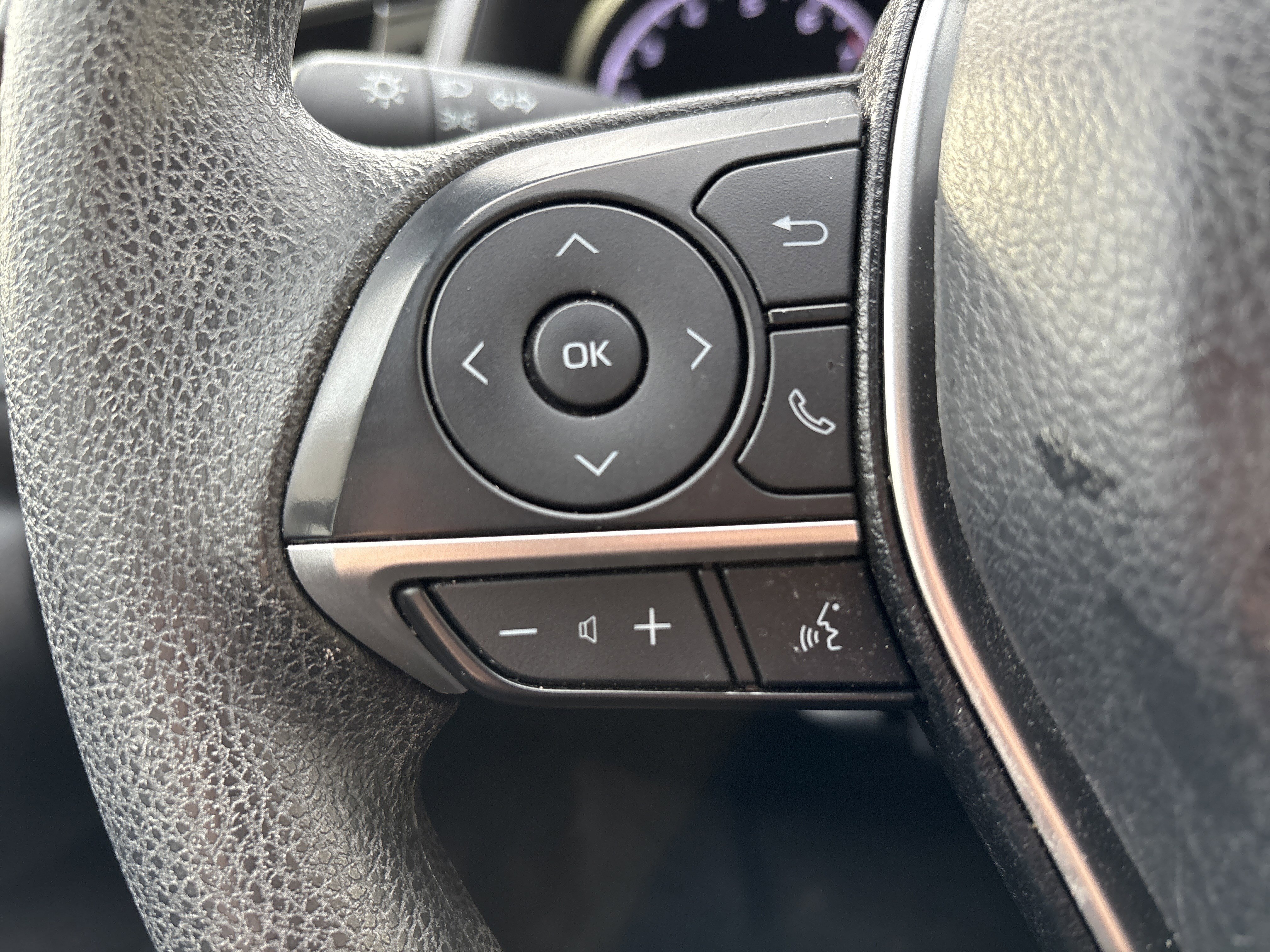 Used 2022 Toyota Camry LE image 19