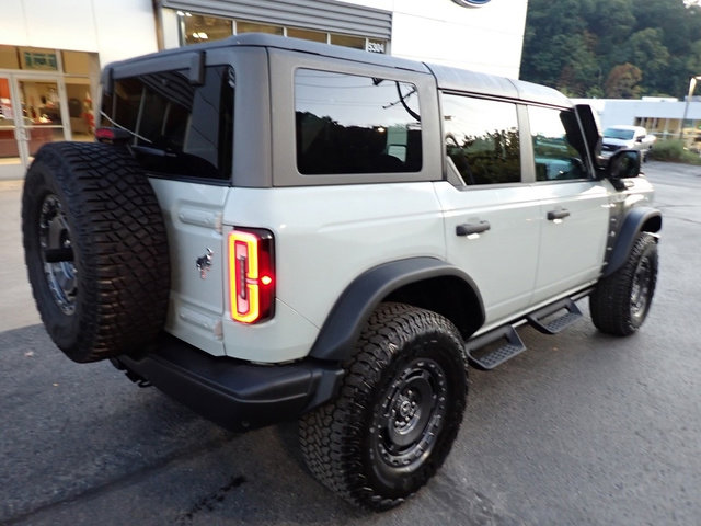 Used 2022 Ford Bronco Everglades image 2