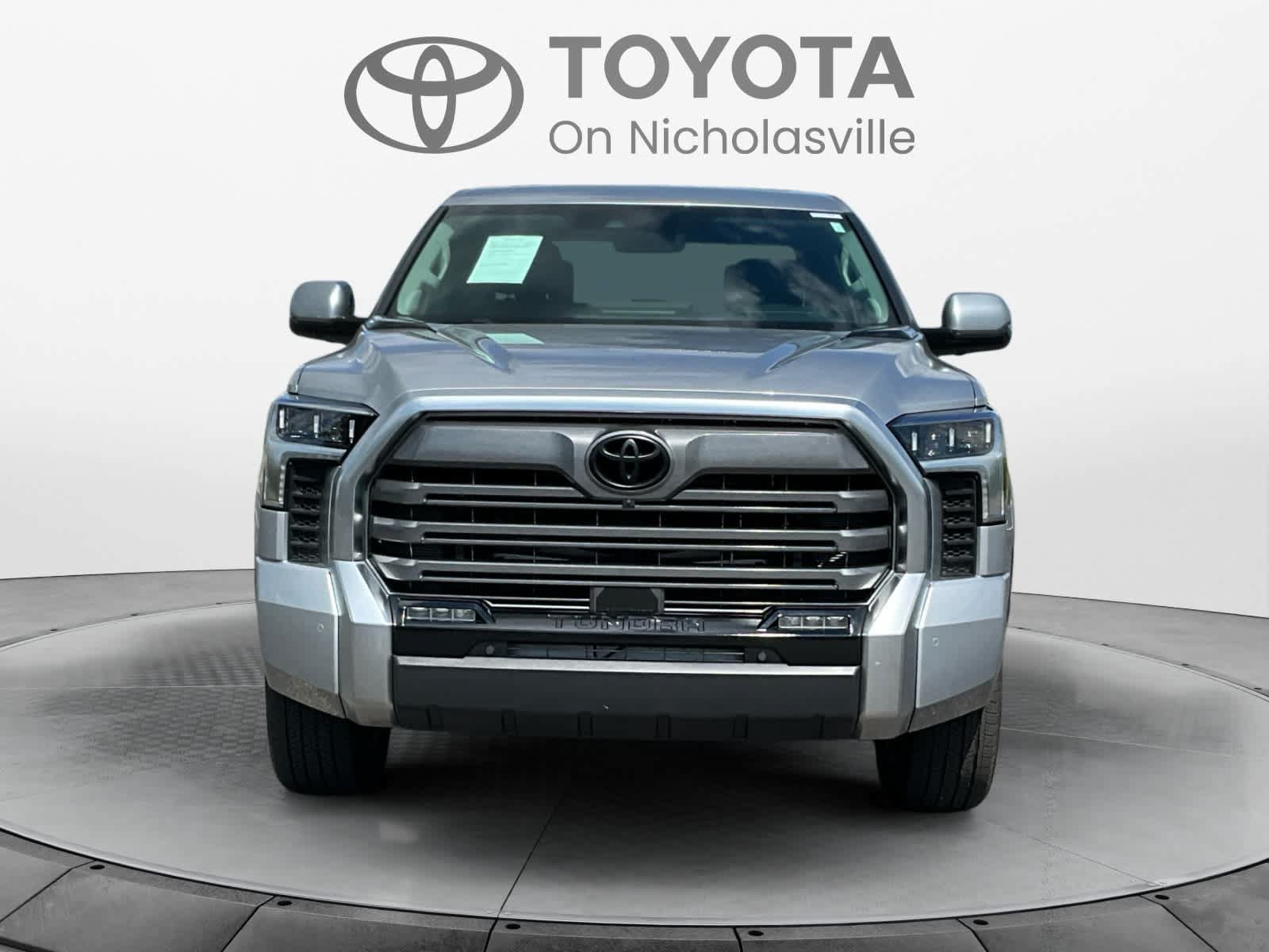 Used 2024 Toyota Tundra Limited AWD/4WD image 8