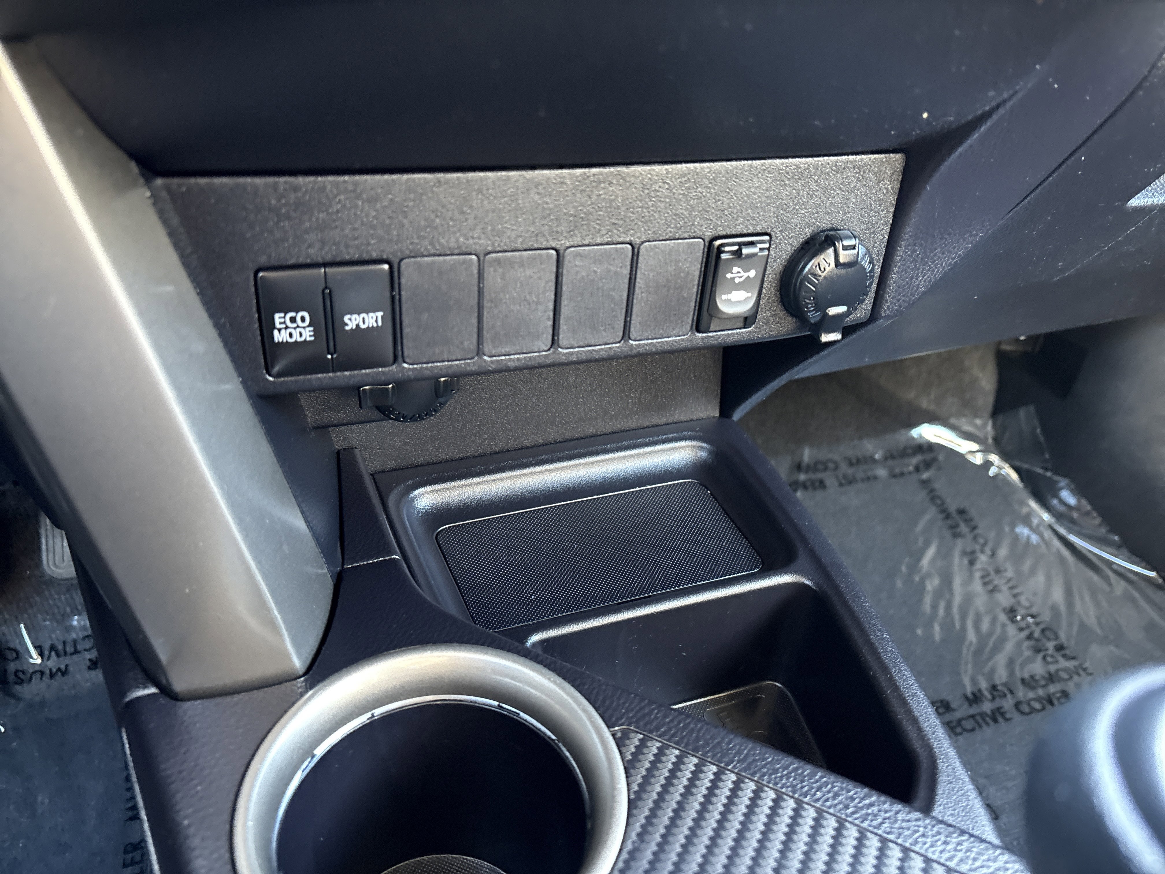 Used 2015 Toyota RAV4 XLE image 28