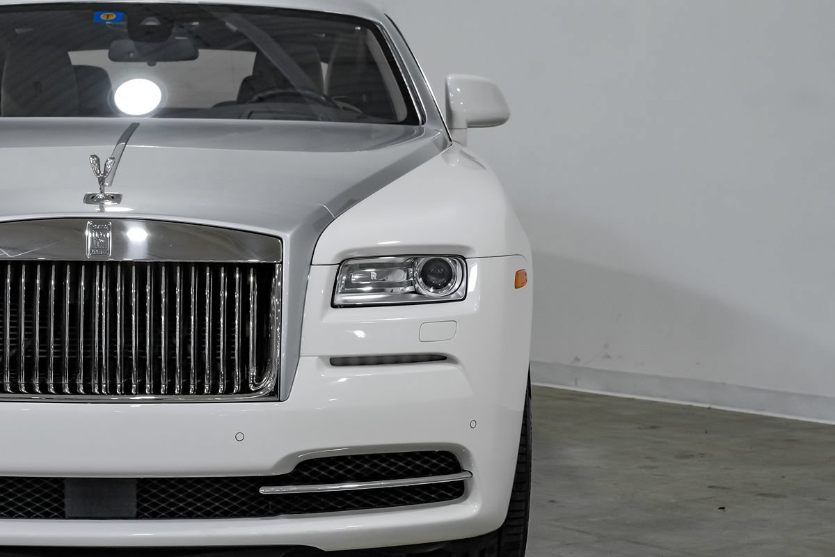 Used 2016 Rolls-Royce Wraith RWD image 33
