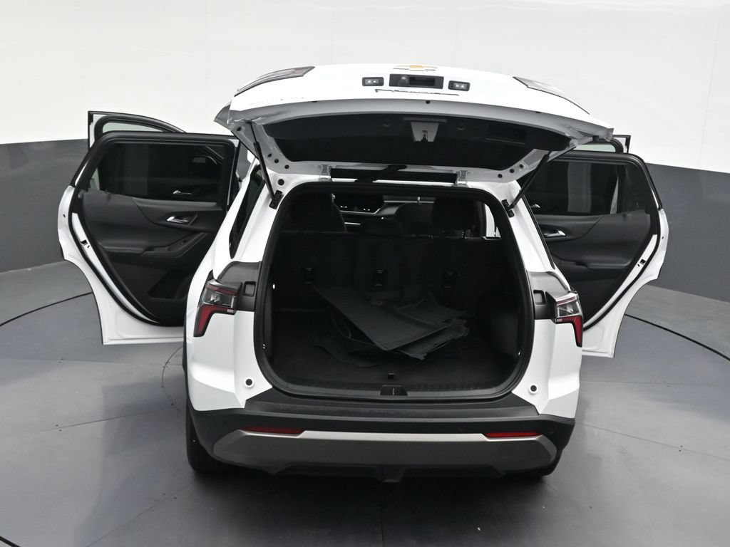 Used 2025 Chevrolet Equinox LT w/ Safety and Technology Package FWD image 39
