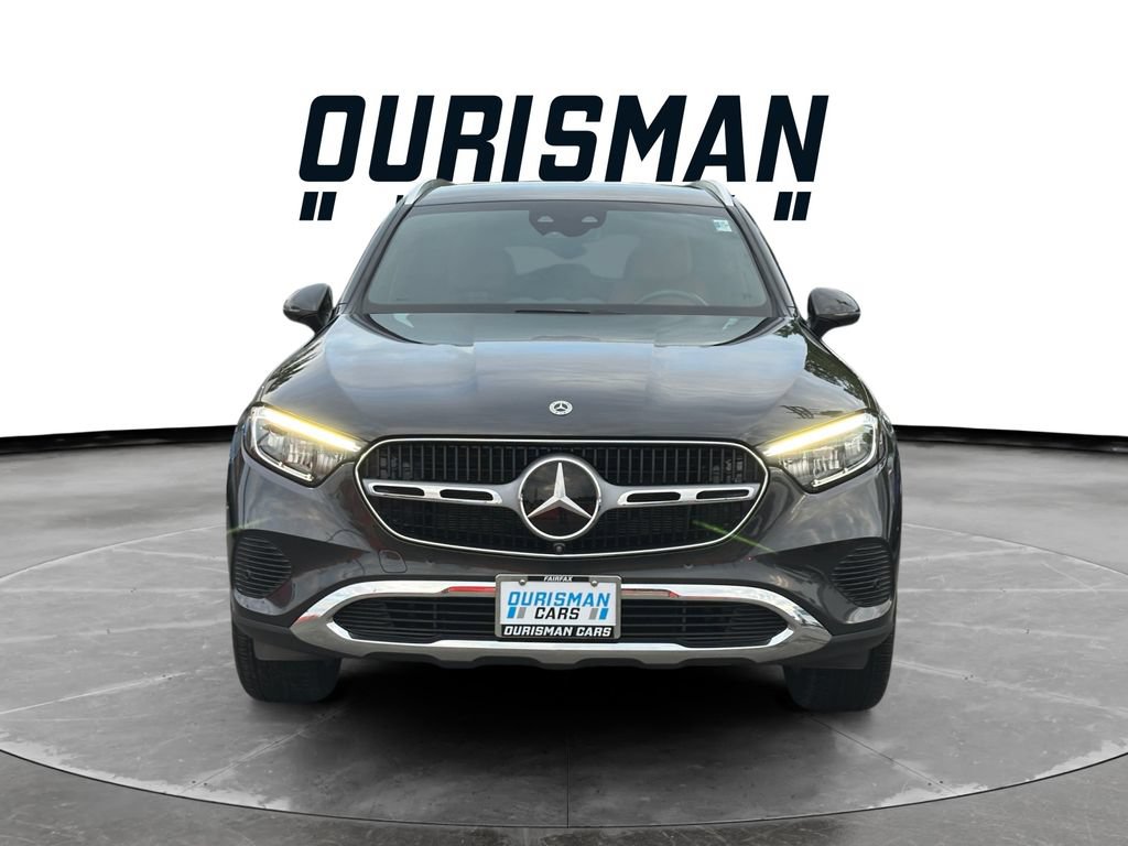 Used 2025 Mercedes-Benz GLC 300 4MATIC image 2