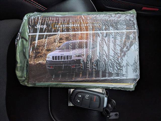 Used 2019 Jeep Cherokee Trailhawk w/ Cold Weather Group image 22