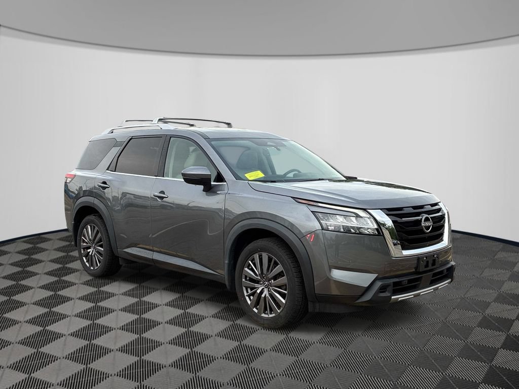 Used 2023 Nissan Pathfinder SL w/ SL Premium Package AWD/4WD image 3