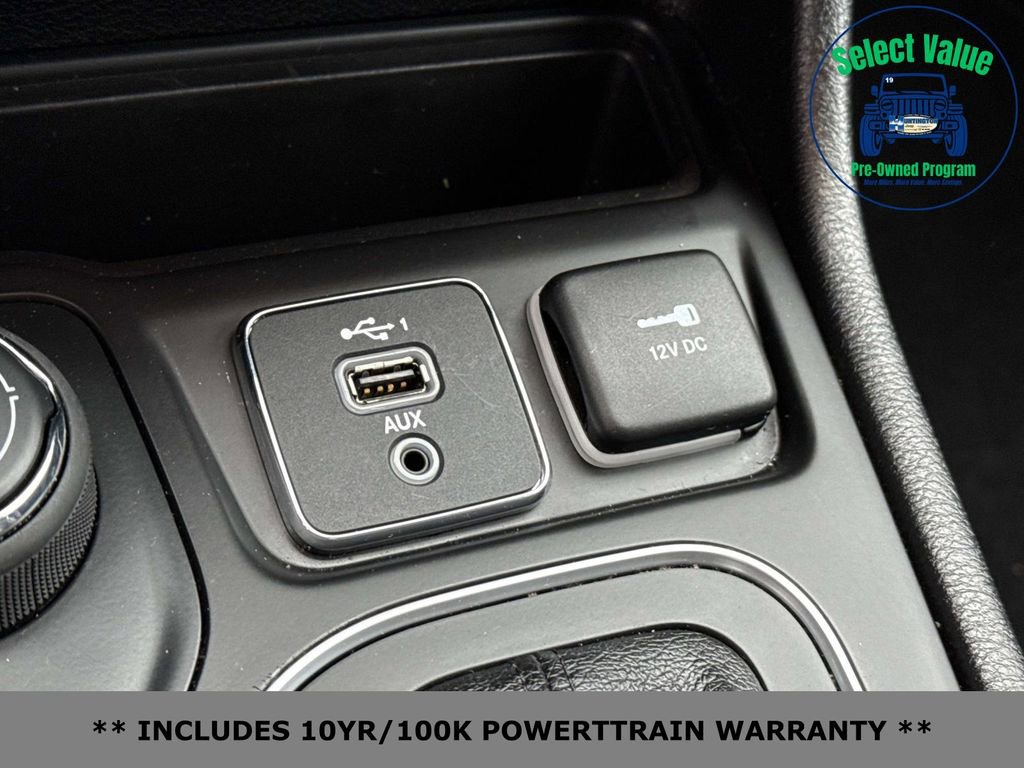 Used 2021 Jeep Cherokee Latitude Lux w/ Comfort/Convenience Group image 26