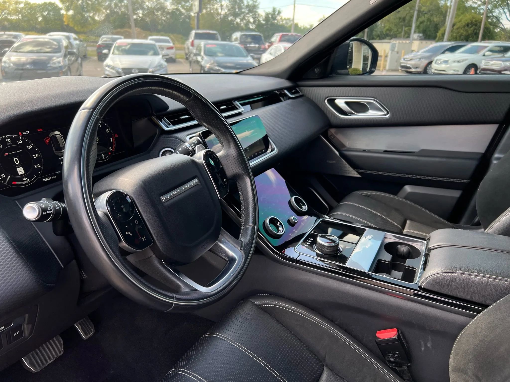 Used 2018 Land Rover Range Rover Velar R-Dynamic SE image 10