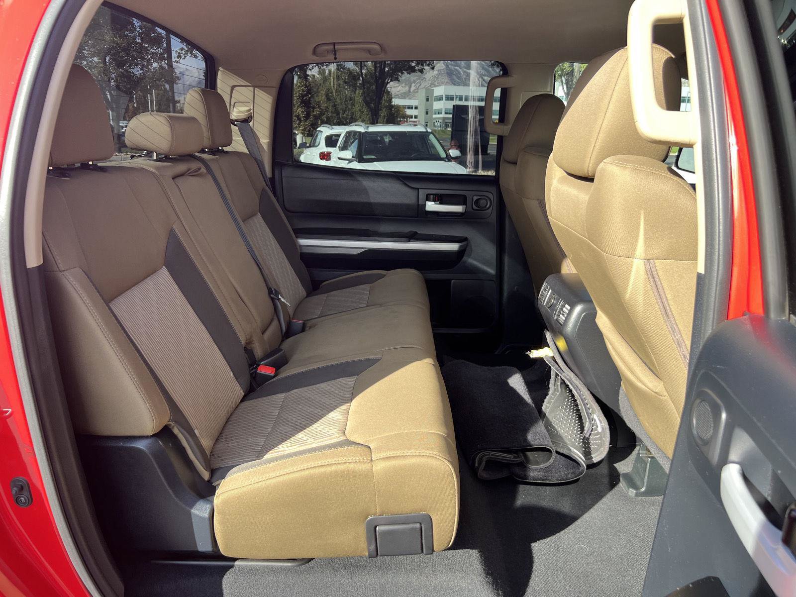 Used 2014 Toyota Tundra SR5 w/ SR5 Upgrade Package AWD/4WD image 5