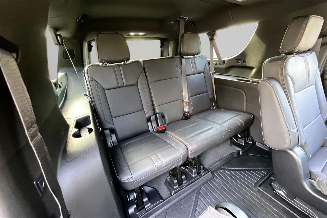 Used 2024 Chevrolet Suburban RST w/ Luxury Package AWD/4WD image 26