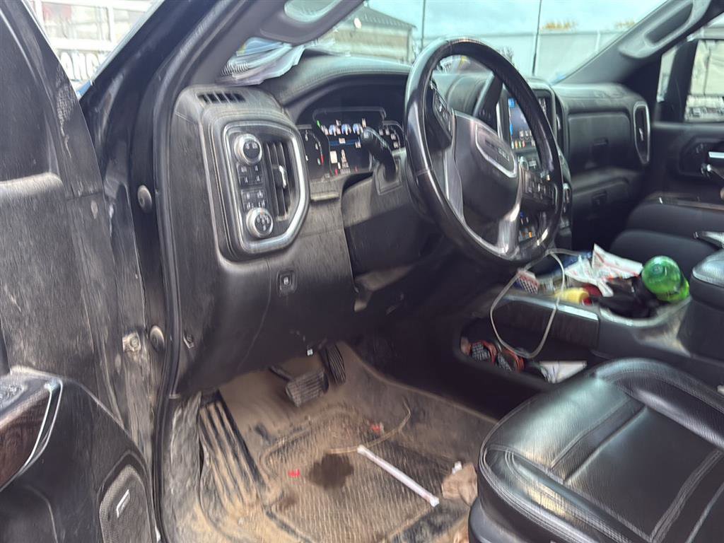 Used 2021 GMC Sierra 2500 Denali w/ Denali Black Diamond Edition image 4