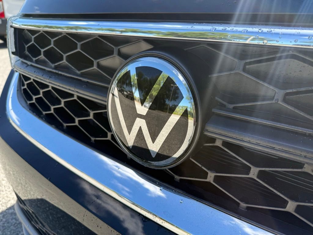 Used 2024 Volkswagen Taos SE image 6