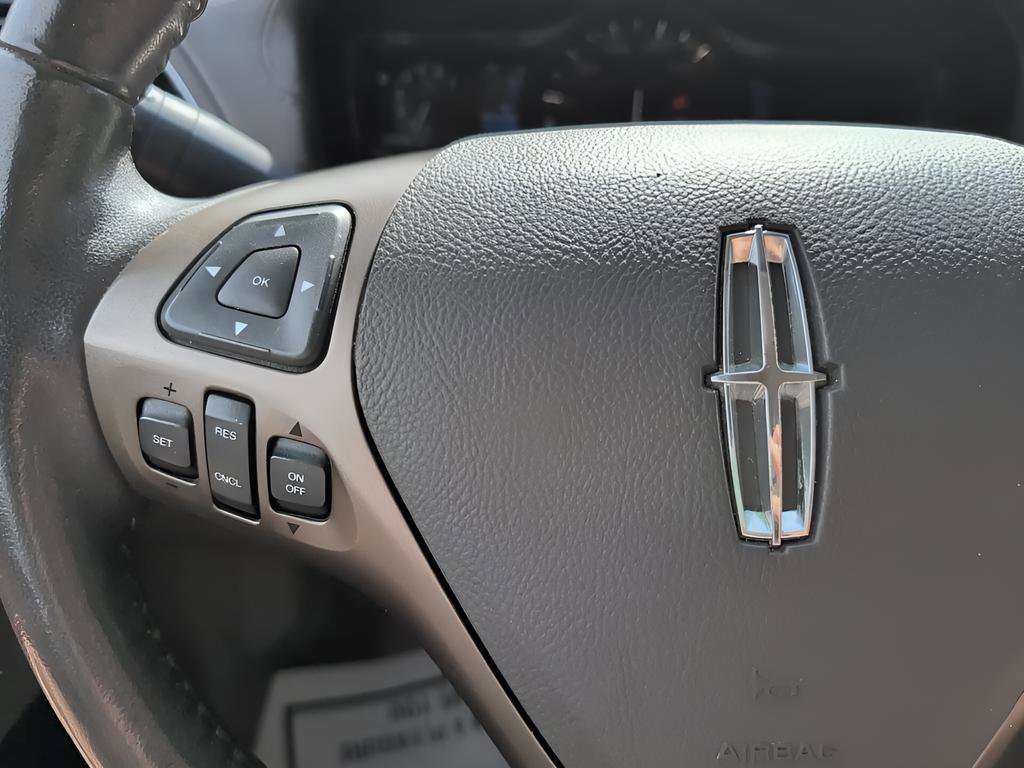 Used 2012 Lincoln MKX AWD image 16