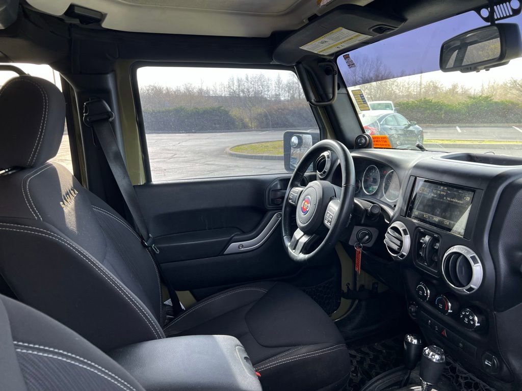 Used 2013 Jeep Wrangler Unlimited Sahara image 8