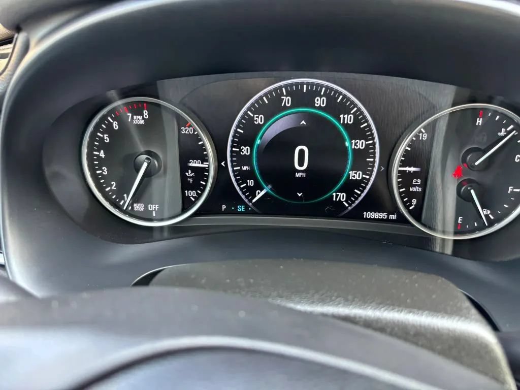 Used 2017 Buick LaCrosse Essence FWD image 19