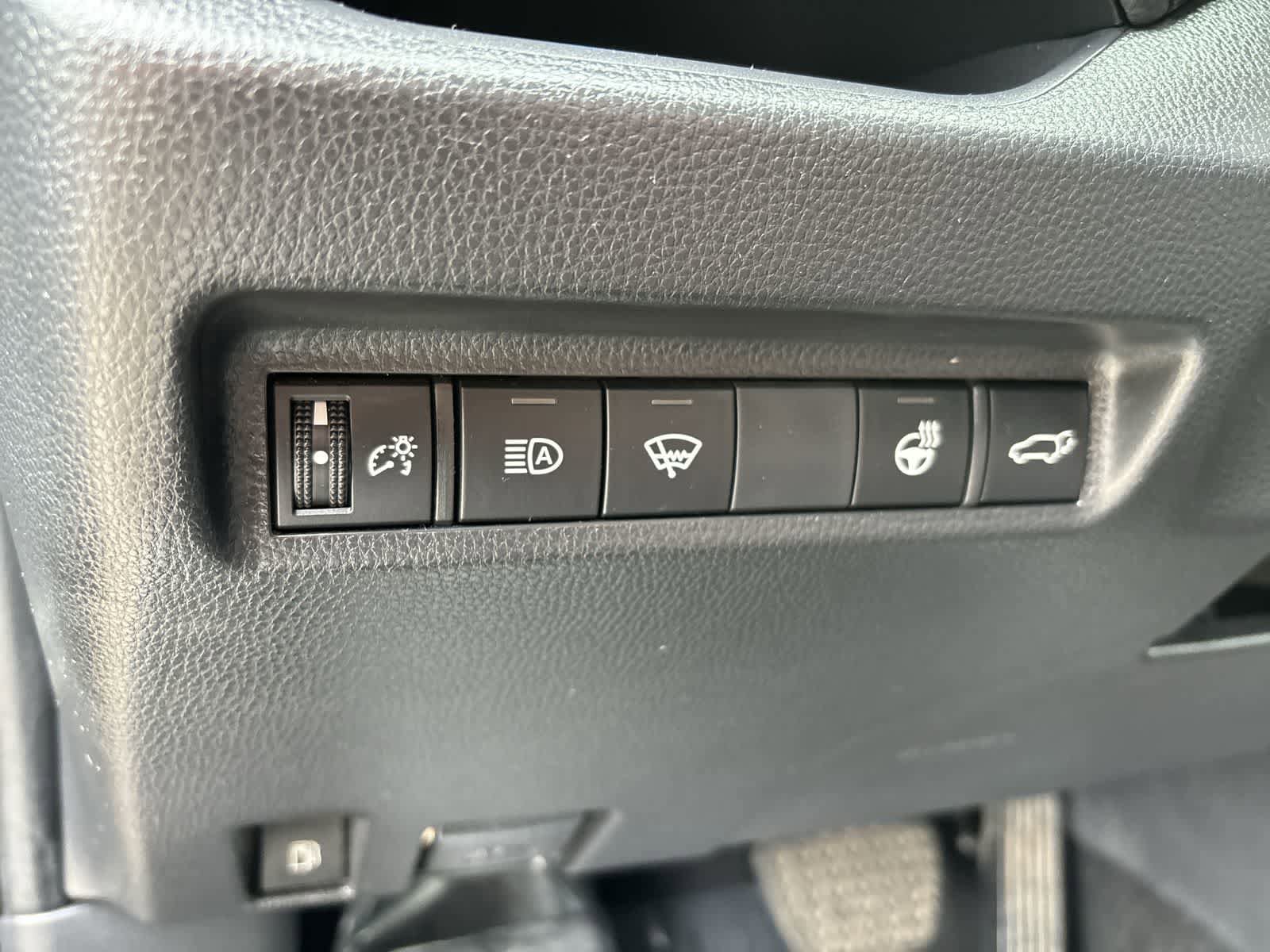 Used 2022 Toyota RAV4 XSE w/ Weather Package image 11
