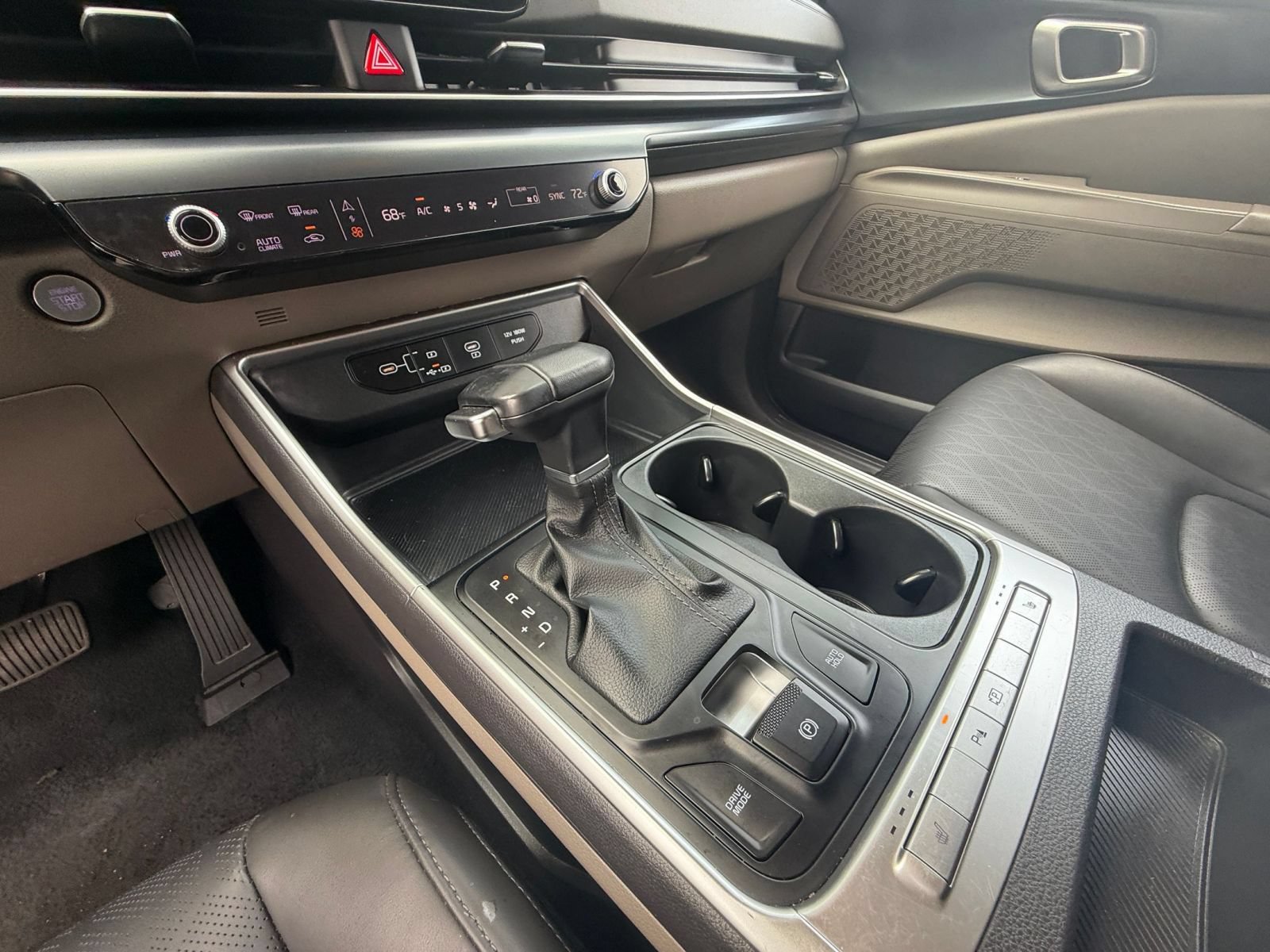 Used 2026 Kia Carnival FWD image 38