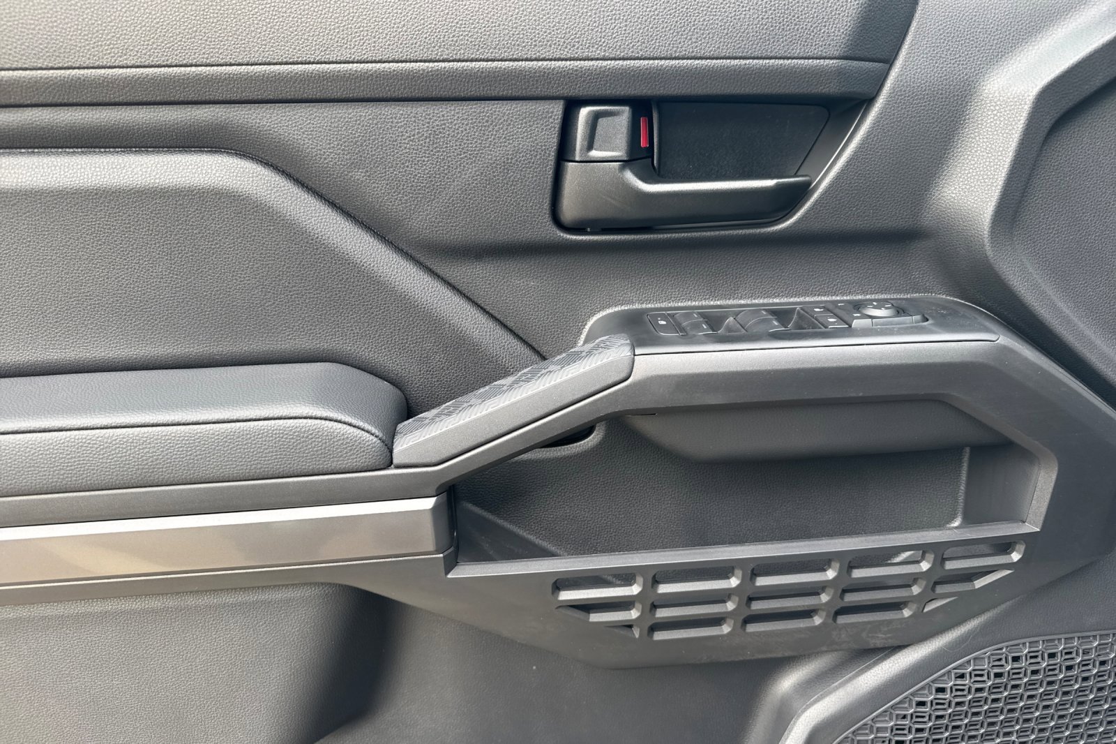 New 2025 Toyota Tacoma SR5 image 11