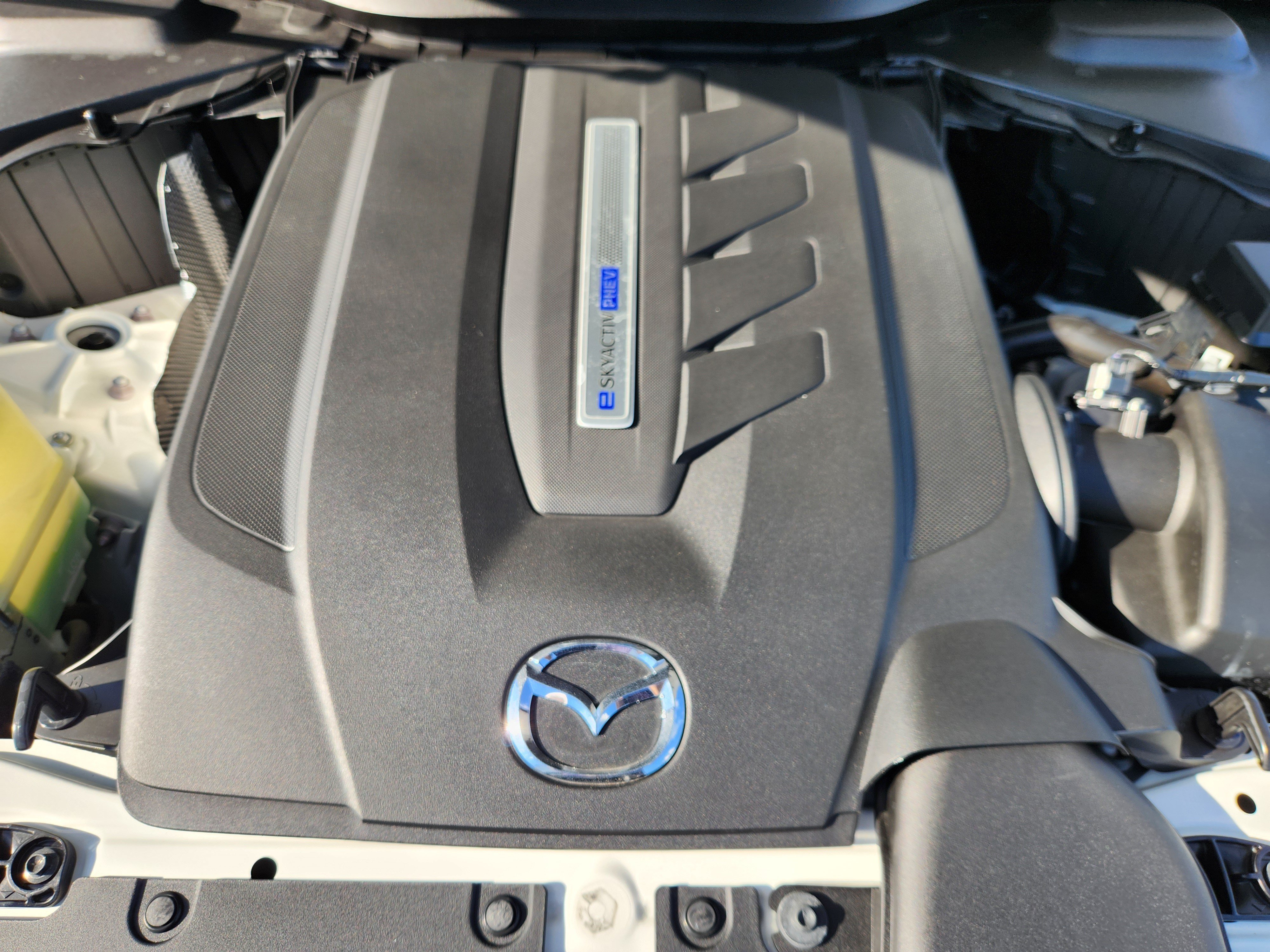 Certified 2025 MAZDA CX-70 Plug-In Hybrid w/ Premium Plus AWD/4WD image 19