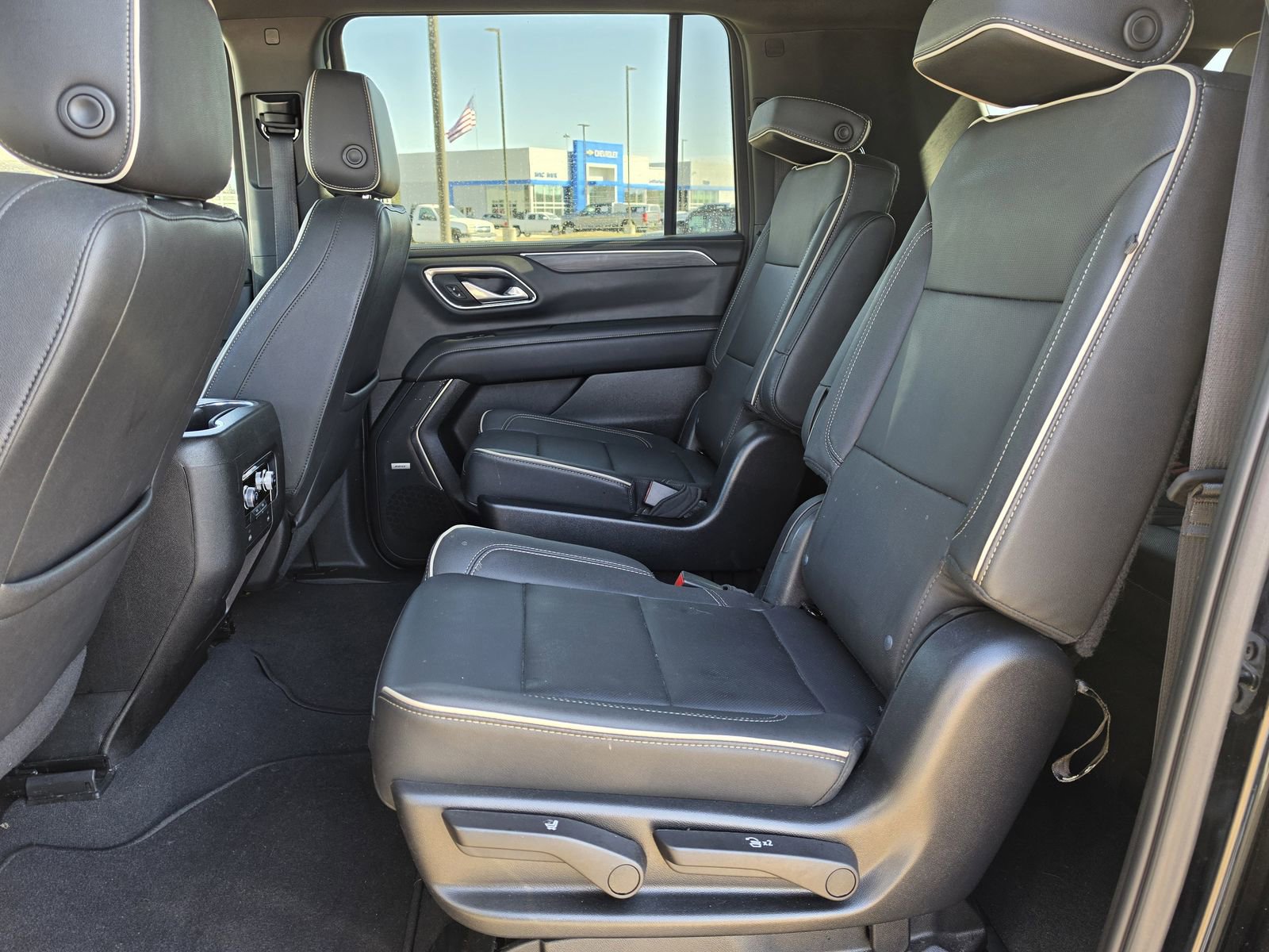 Used 2023 GMC Yukon XL SLT image 15