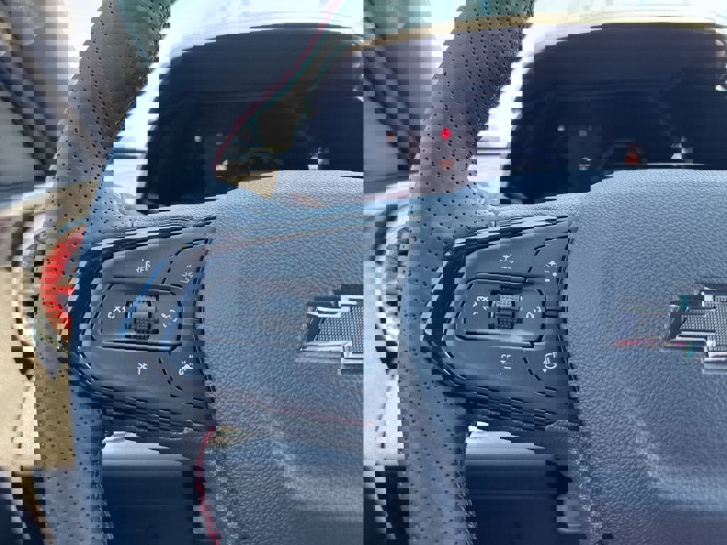 New 2025 Chevrolet Trax RS w/ Driver Confidence Package image 32