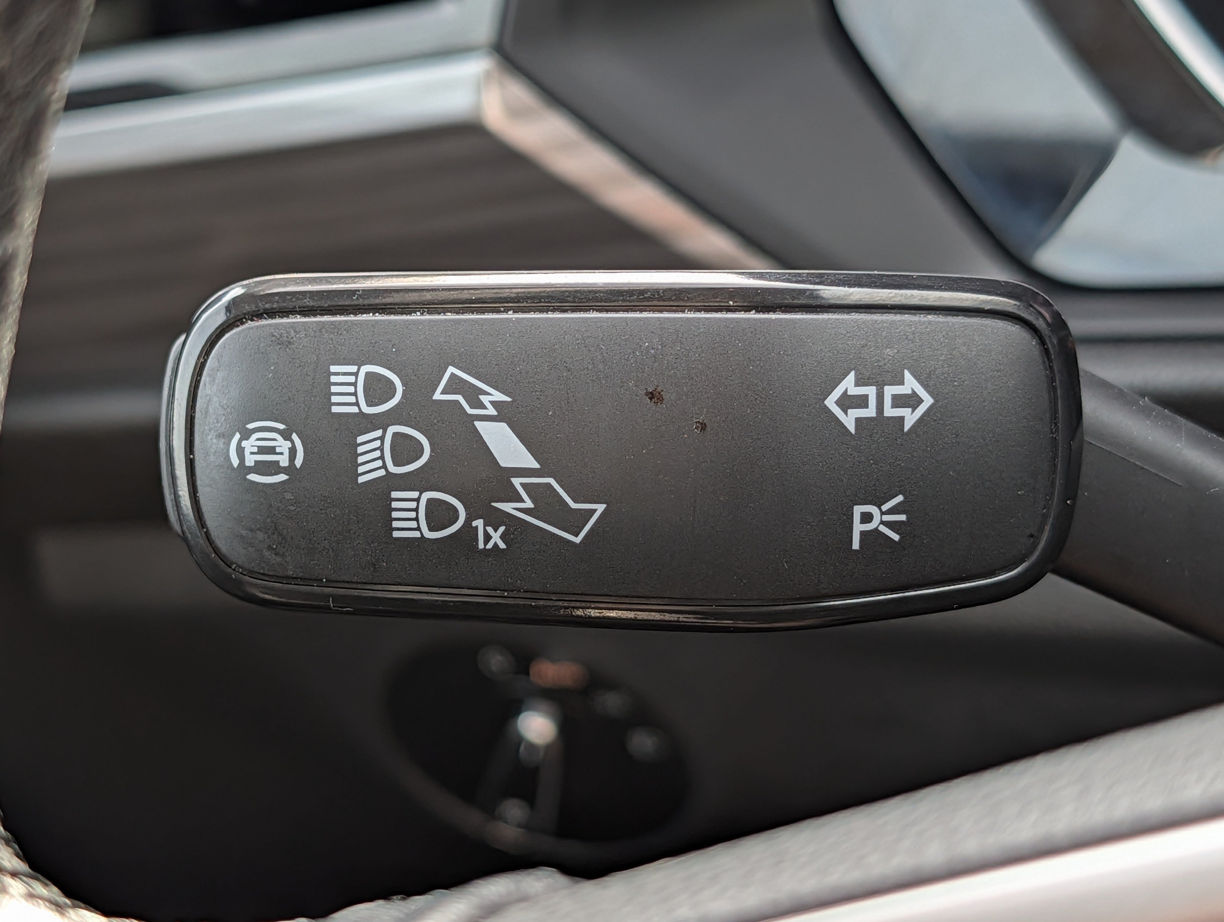 Certified 2024 Volkswagen Jetta SEL FWD image 31