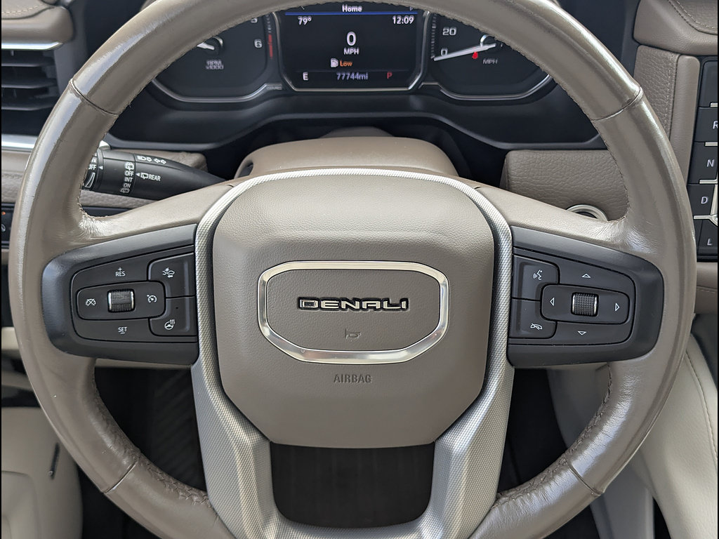 Used 2021 GMC Yukon Denali w/ Denali Premium Package AWD/4WD image 29