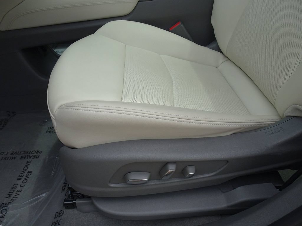 Used 2024 Cadillac XT6 Premium Luxury w/ Technology Package AWD/4WD image 8