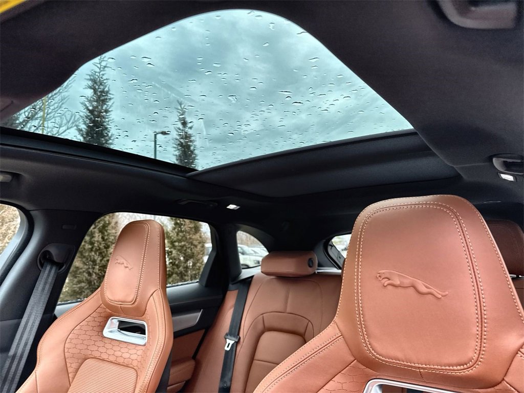 Used 2025 Jaguar F-PACE R-Dynamic S image 19