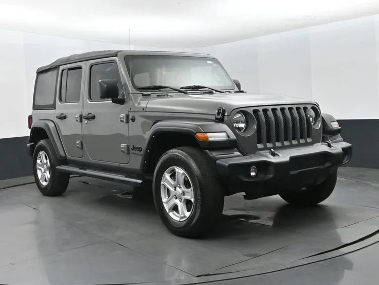 Used 2022 Jeep Wrangler Unlimited Sport AWD/4WD image 2
