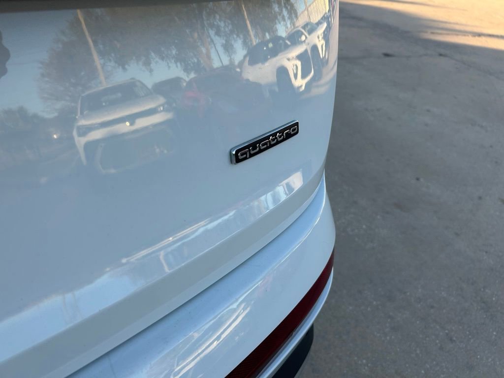 Used 2023 Audi Q7 2.0T Premium w/ Towing Package image 32