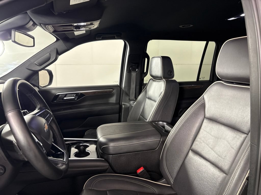 Certified 2025 Chevrolet Suburban Premier AWD/4WD image 33