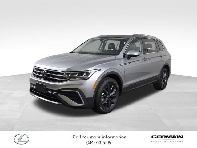 Used 2024 Volkswagen Tiguan SE w/ Panoramic Sunroof Package