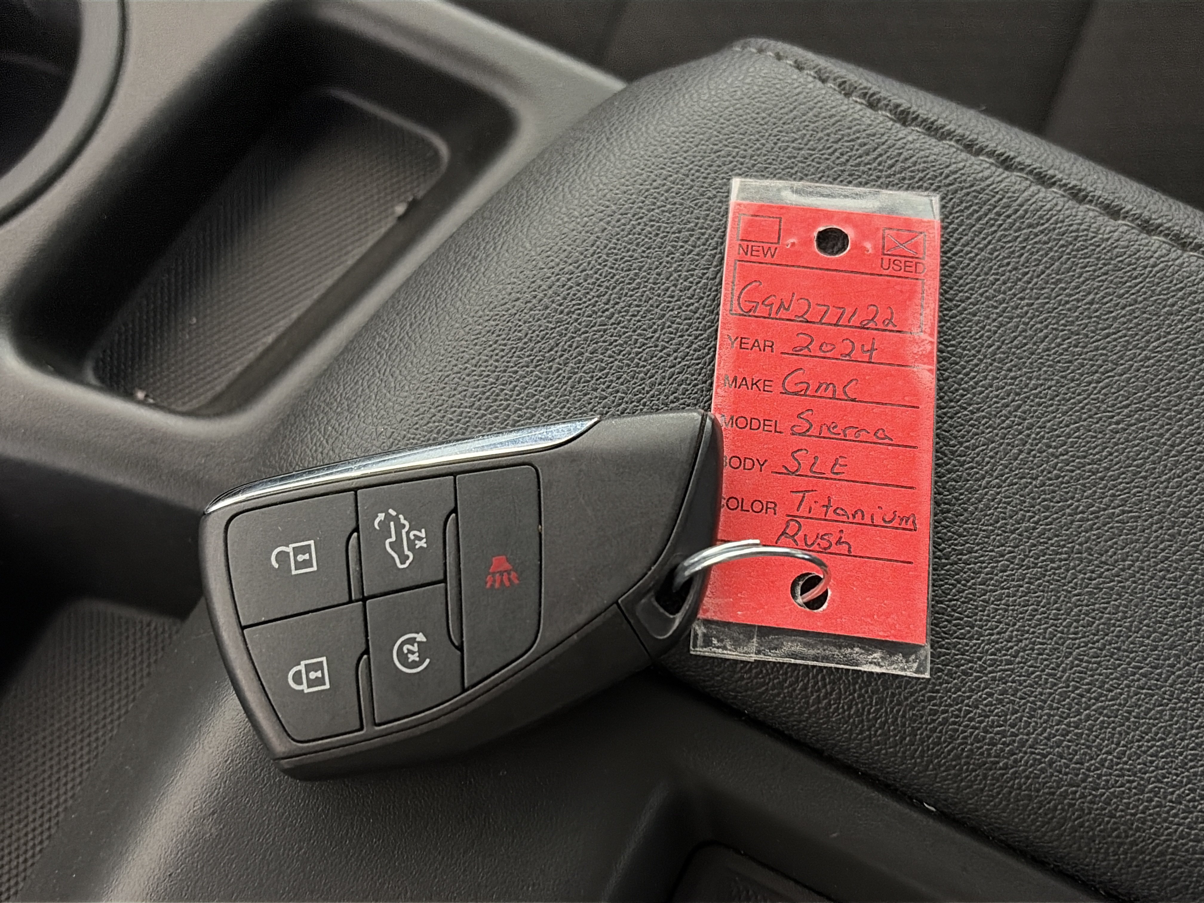Used 2024 GMC Sierra 1500 SLE AWD/4WD image 30