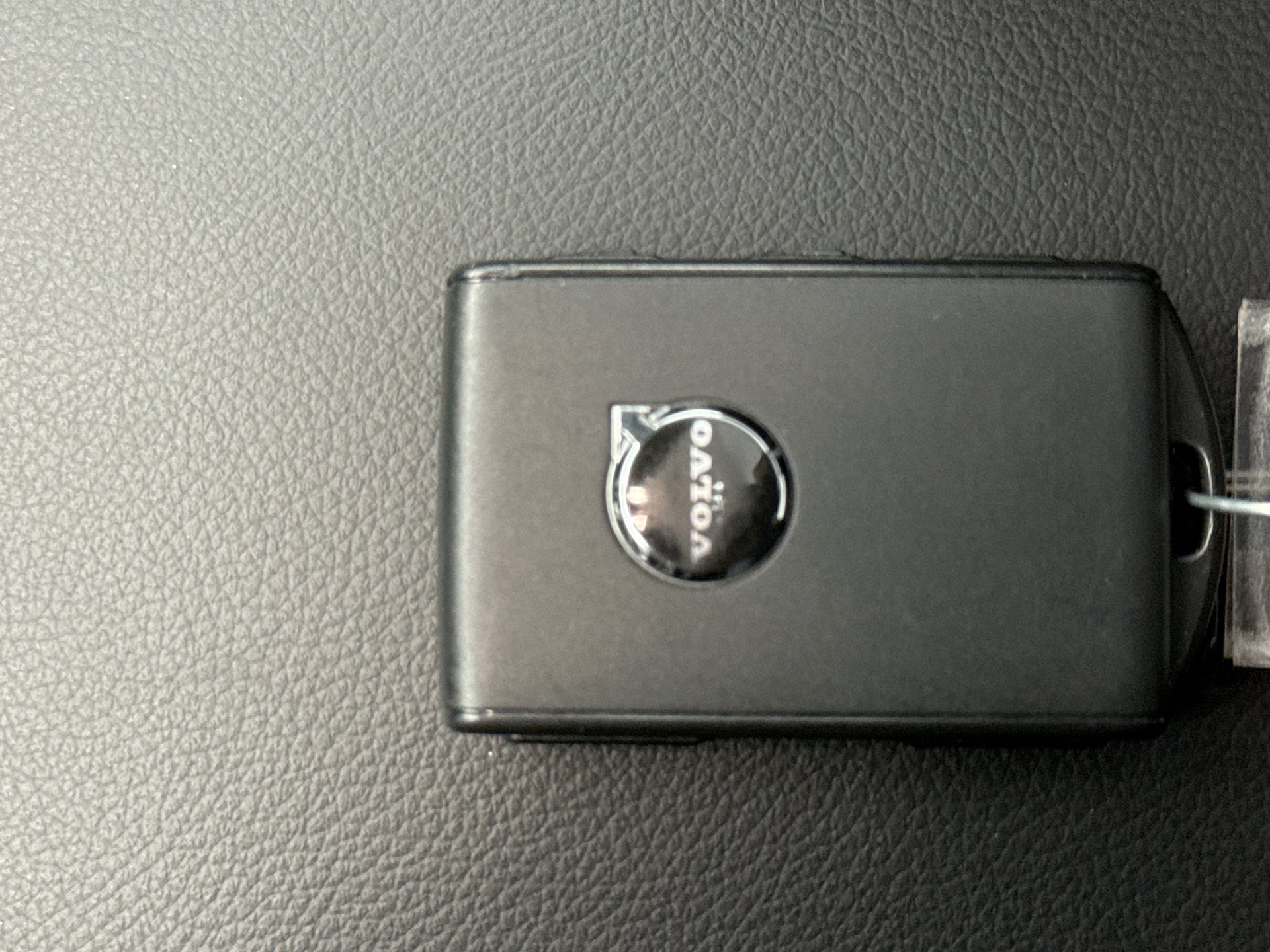 Used 2025 Volvo XC40 B5 Core image 24