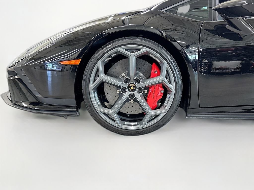 Used 2024 Lamborghini Huracan Tecnica image 31