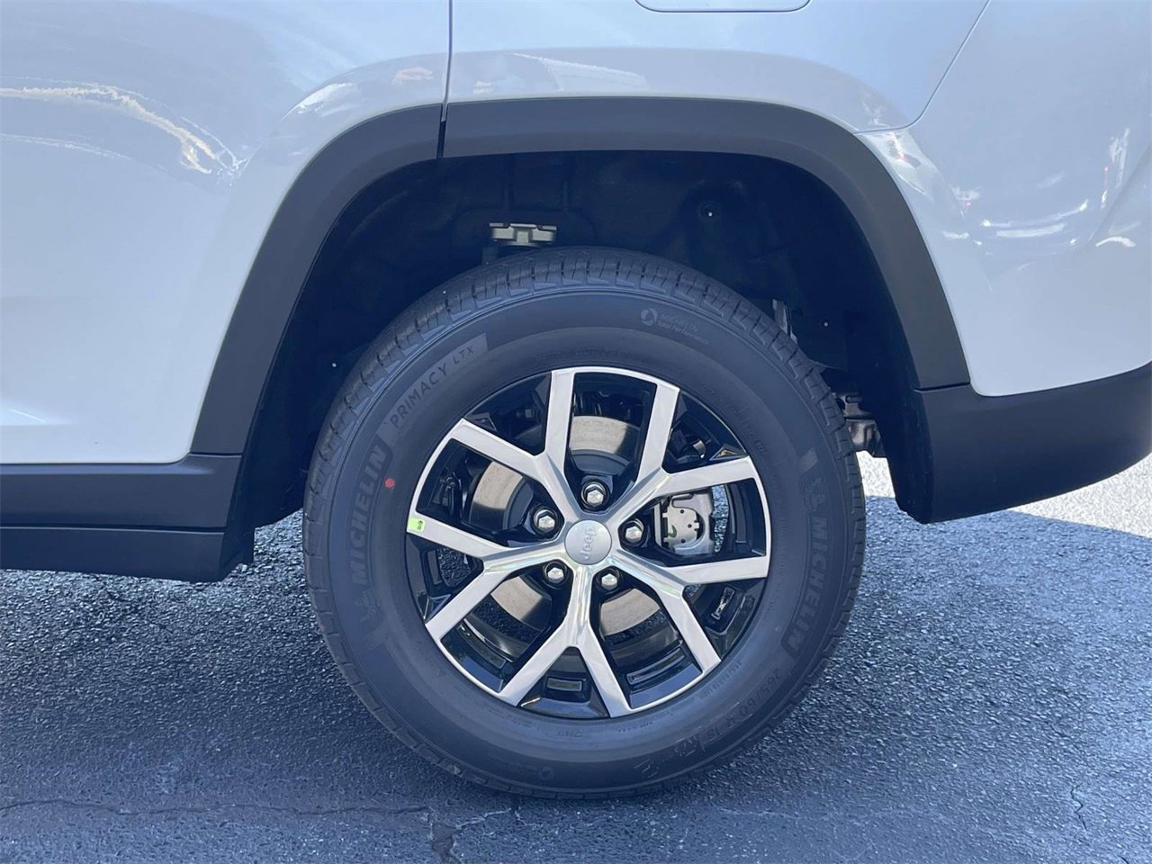 New 2025 Jeep Grand Cherokee Limited w/ Luxury Tech Group II image 39