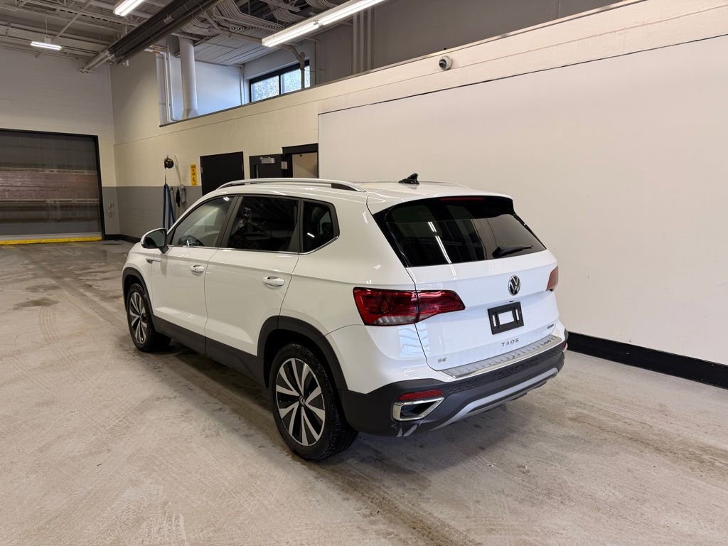 Used 2022 Volkswagen Taos SE image 3