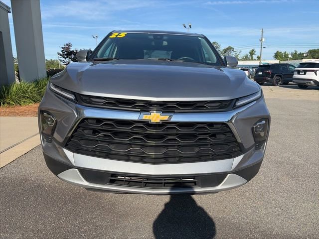 Used 2025 Chevrolet Blazer LT FWD image 4