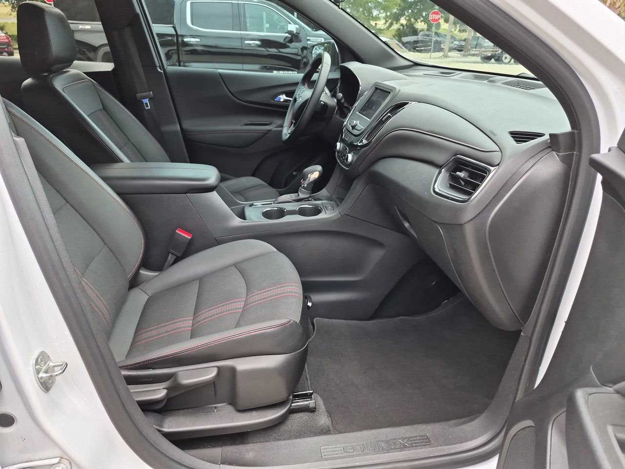 Used 2023 Chevrolet Equinox RS FWD image 24