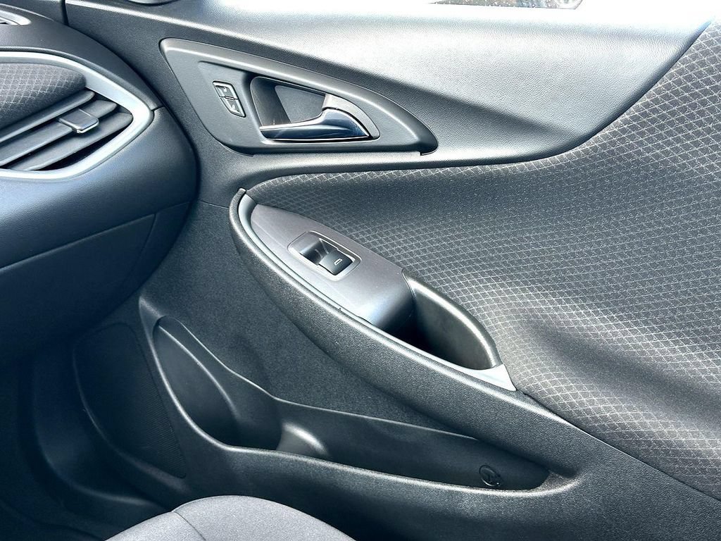 Used 2023 Chevrolet Malibu RS FWD image 29