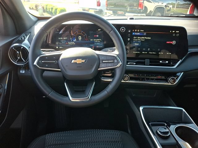 Used 2026 Chevrolet Equinox LT FWD image 11