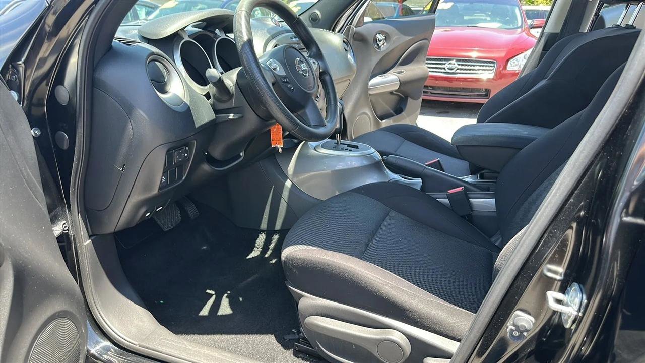 Used 2014 Nissan Juke S FWD image 36