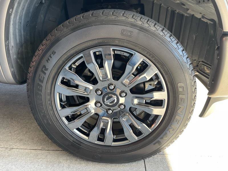 Used 2016 Nissan Titan Platinum Reserve image 18