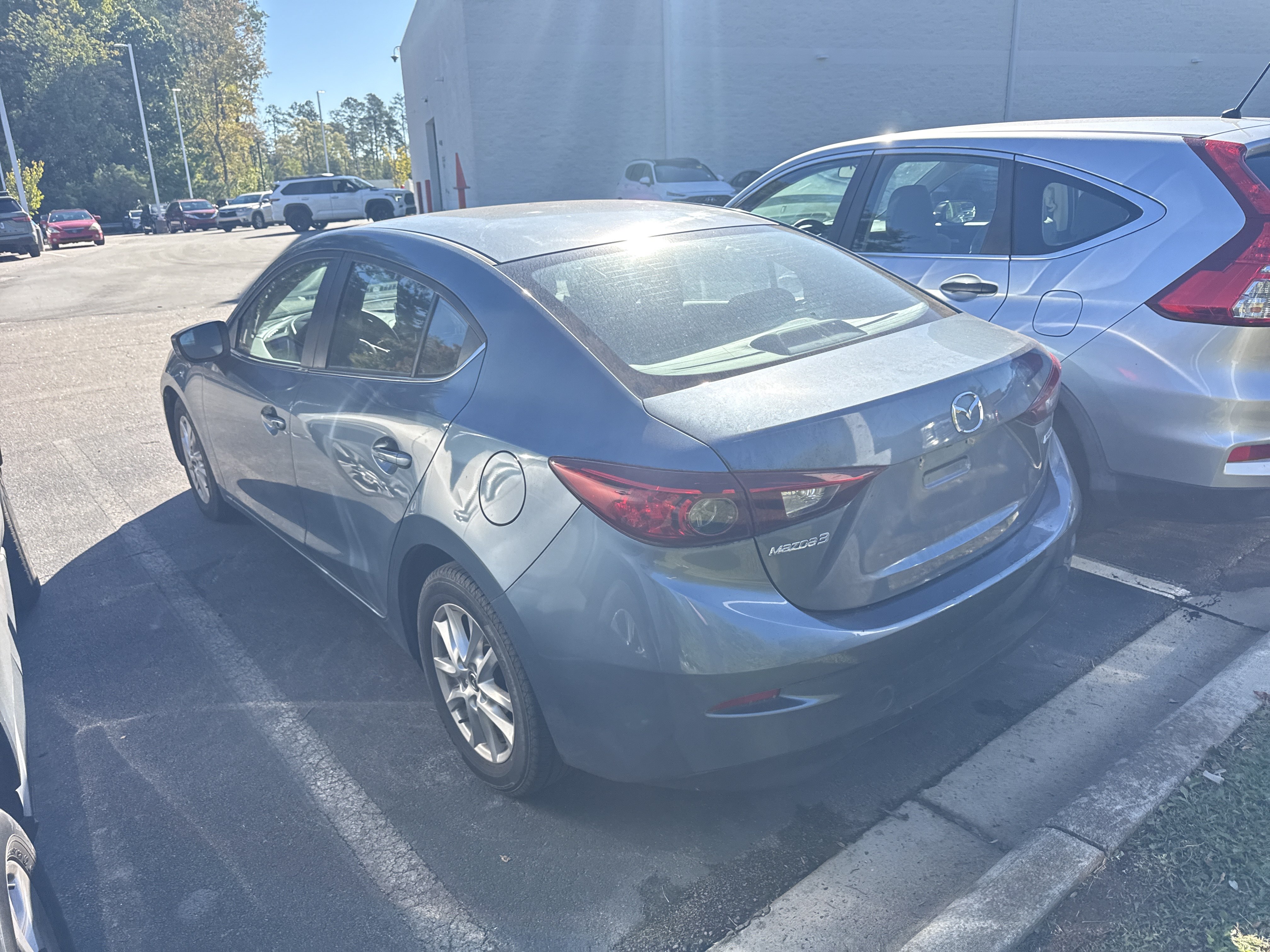 Used 2016 MAZDA MAZDA3 i Sport w/ Preferred Equipment Package FWD image 10