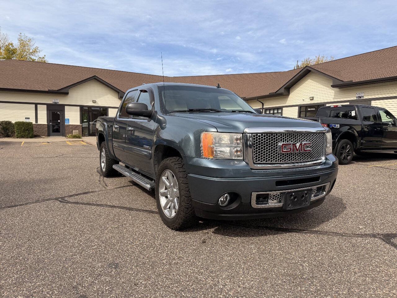 Used 2011 GMC Sierra 1500 Denali AWD/4WD image 2